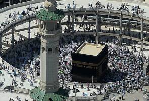 Apabila siap kelak, kira-kira 130,000 orang boleh mengerjakan tawaf mengelilingi Kaabah setiap jam, berbanding keupayaan mataf masa ini yang menampung kira-kira 70,000 orang sejam. - Photo AFP